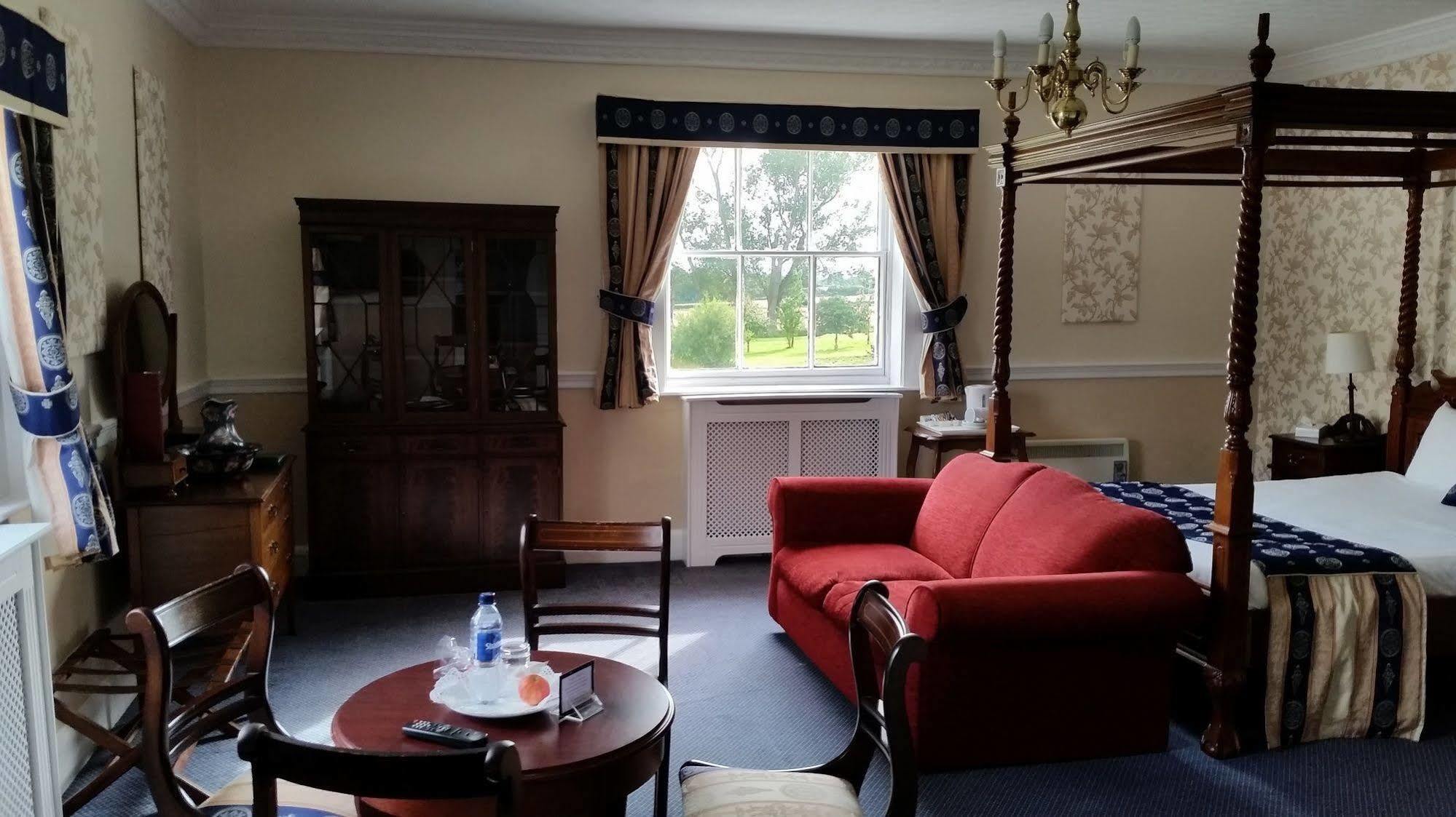 Haughton Hall & Leisure Club Hotel